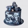 Праздничный торт с мотоциклом из мастики №107912