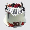 Торт с шахматами из пряников с ягодами №105540