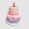 Нежный торт с цветами девушка в юбке №110333