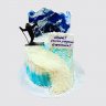 Белый торт с разноцветными лыжами из мастики №110665