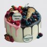 Белый торт с черникой на День Рождения любимым папе и маме №111003