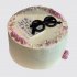 Белый торт с очками из мастики №111114