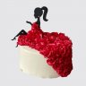 Торт с сидящей девушкой в платье из ягод на 18 лет №111401