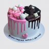 Торт с шоколадной глазурью и клубникой бабушке и внучке на 10 и 57 лет №112721