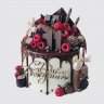 Нежный детский торт с ягодами с мишкой со свечкой №113338