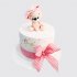 Праздничный торт с бантом и мишкой на 1 месяц девочке №114350