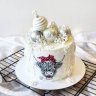 Торт на Новый год с шарами и украшениями №122331