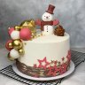 Торт на Новый год с шарами и украшениями №122341