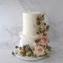 Двухъярусный свадебный торт с цветами №129277